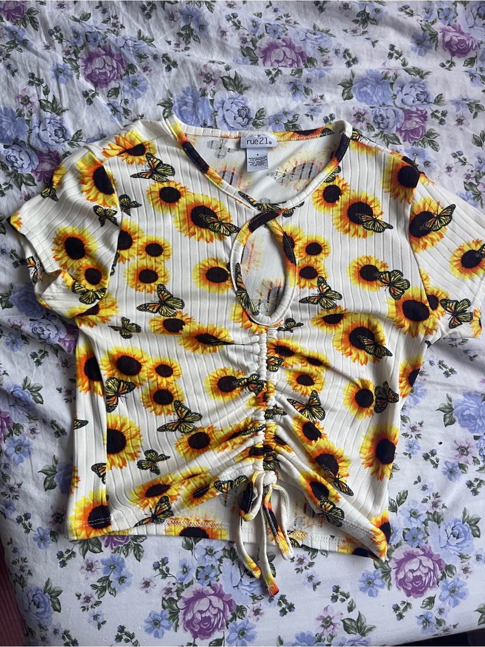 rue21 White Sunflower & Butterfly Ruched Keyhole Crop Top